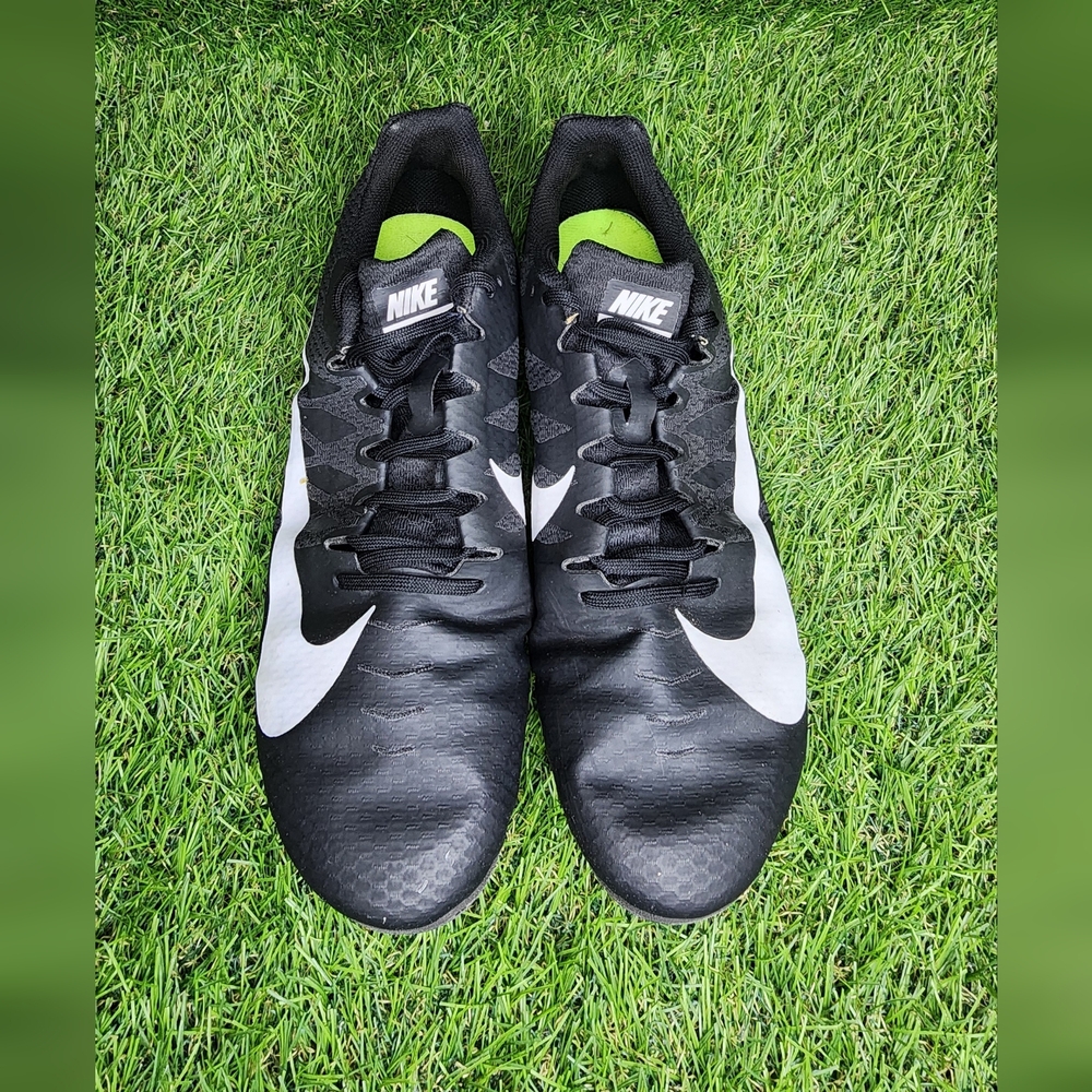 Nike Youth/ Men's Black and White Athletic Shoes